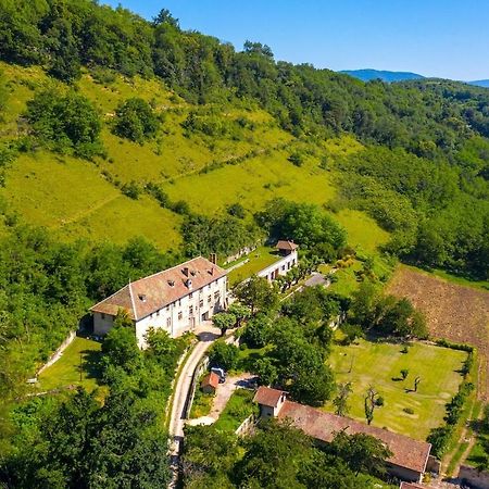 Jolie Cabane Avec Jacuzzi Pour Les Amoureux De La Nature Tullins Kültér fotó