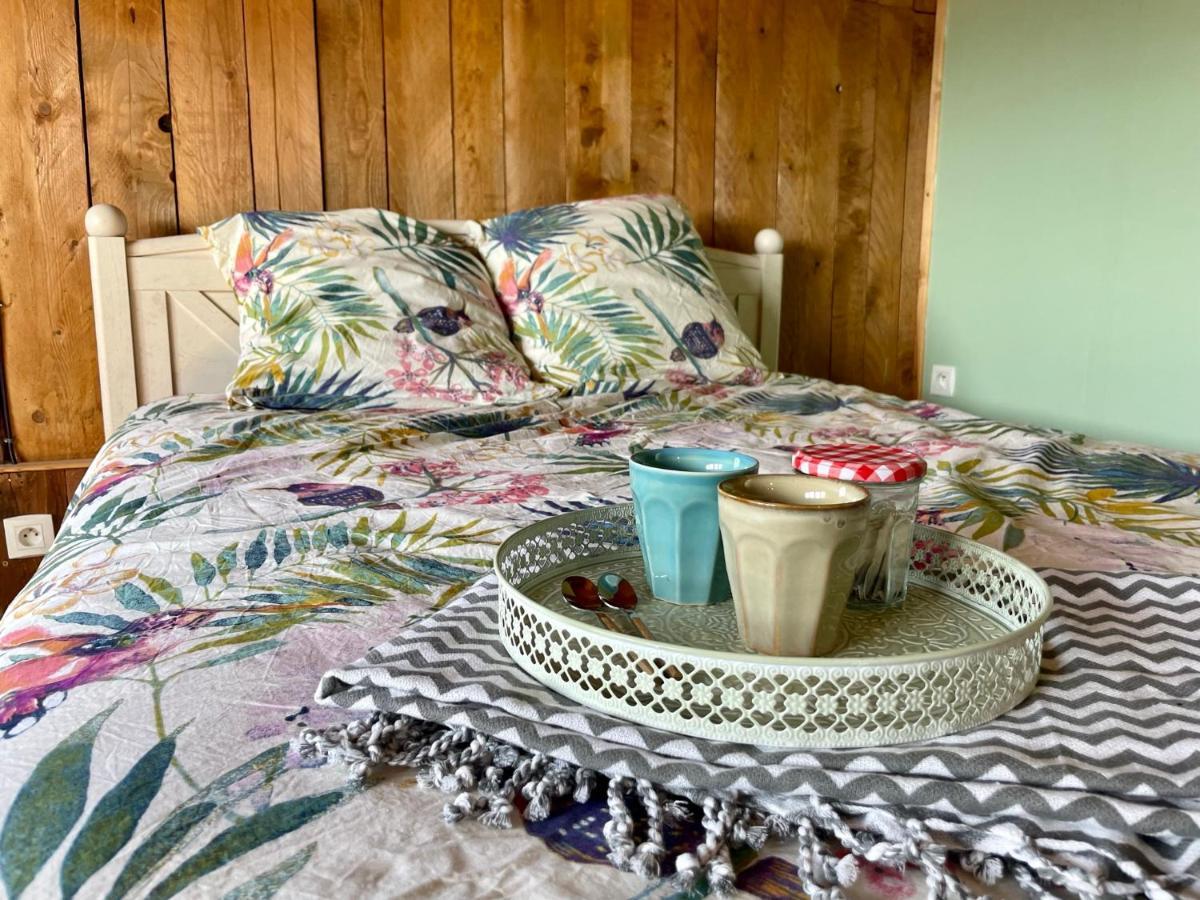 Jolie Cabane Avec Jacuzzi Pour Les Amoureux De La Nature Tullins Kültér fotó