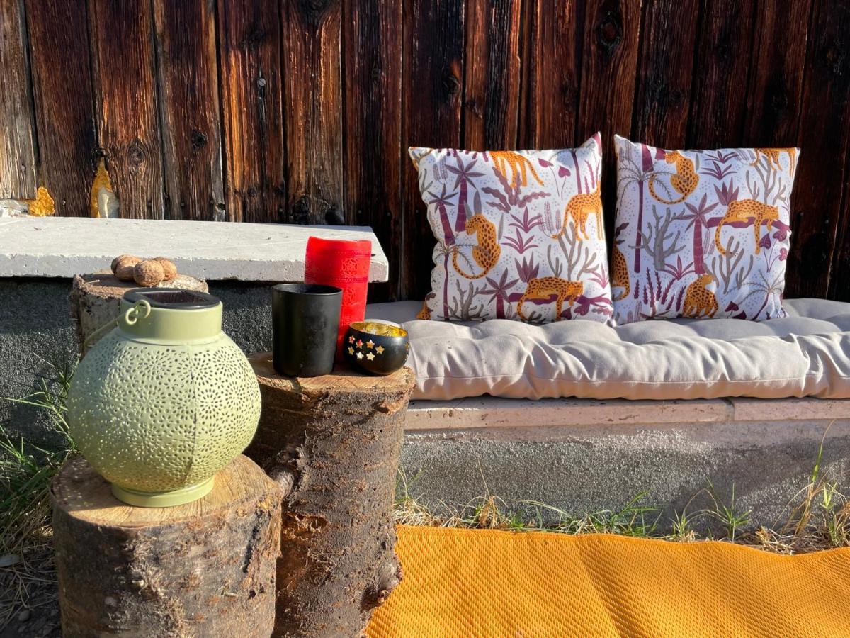 Jolie Cabane Avec Jacuzzi Pour Les Amoureux De La Nature Tullins Kültér fotó