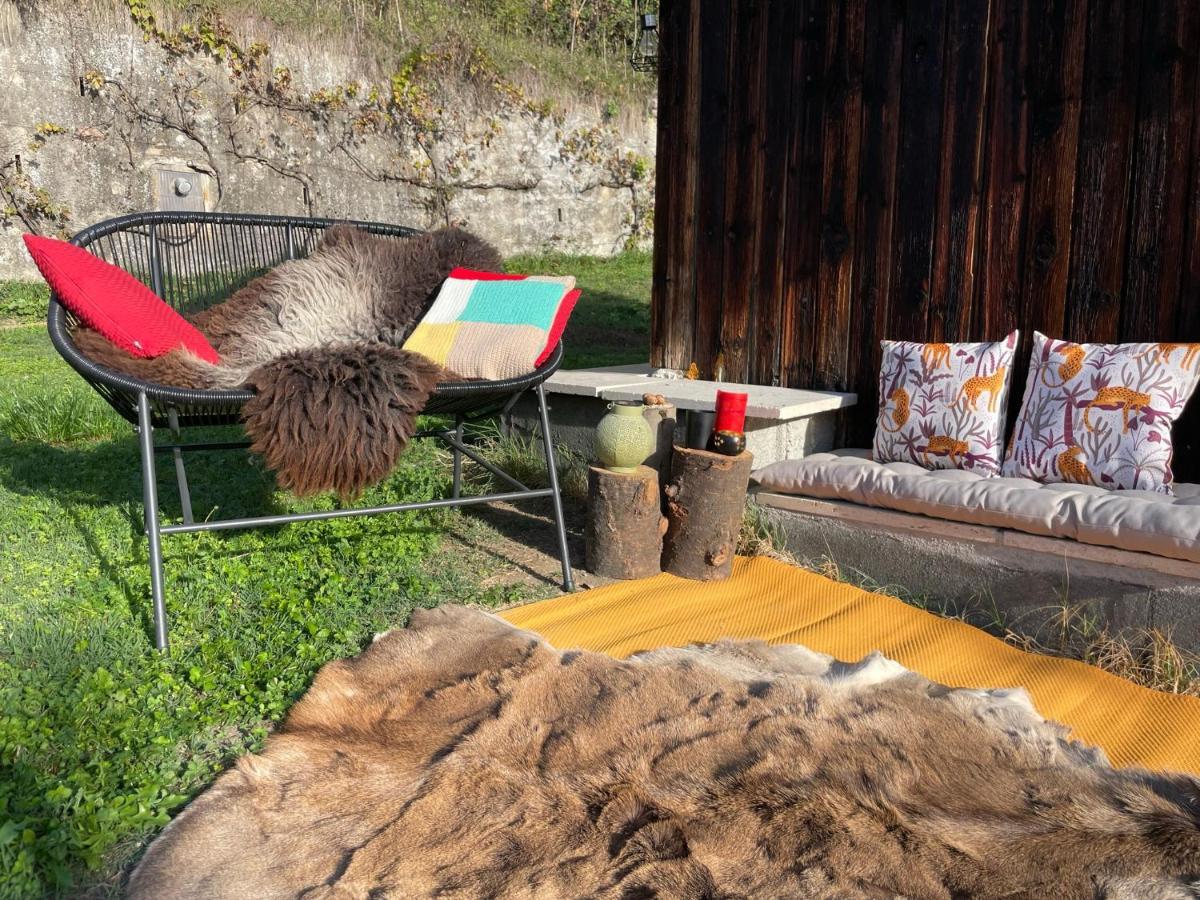 Jolie Cabane Avec Jacuzzi Pour Les Amoureux De La Nature Tullins Kültér fotó